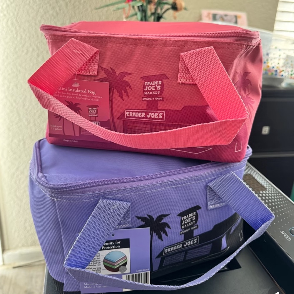 Set of 2 Trader Joe’s mini Insulated cooler bags lunch bag lavender and pink NEW